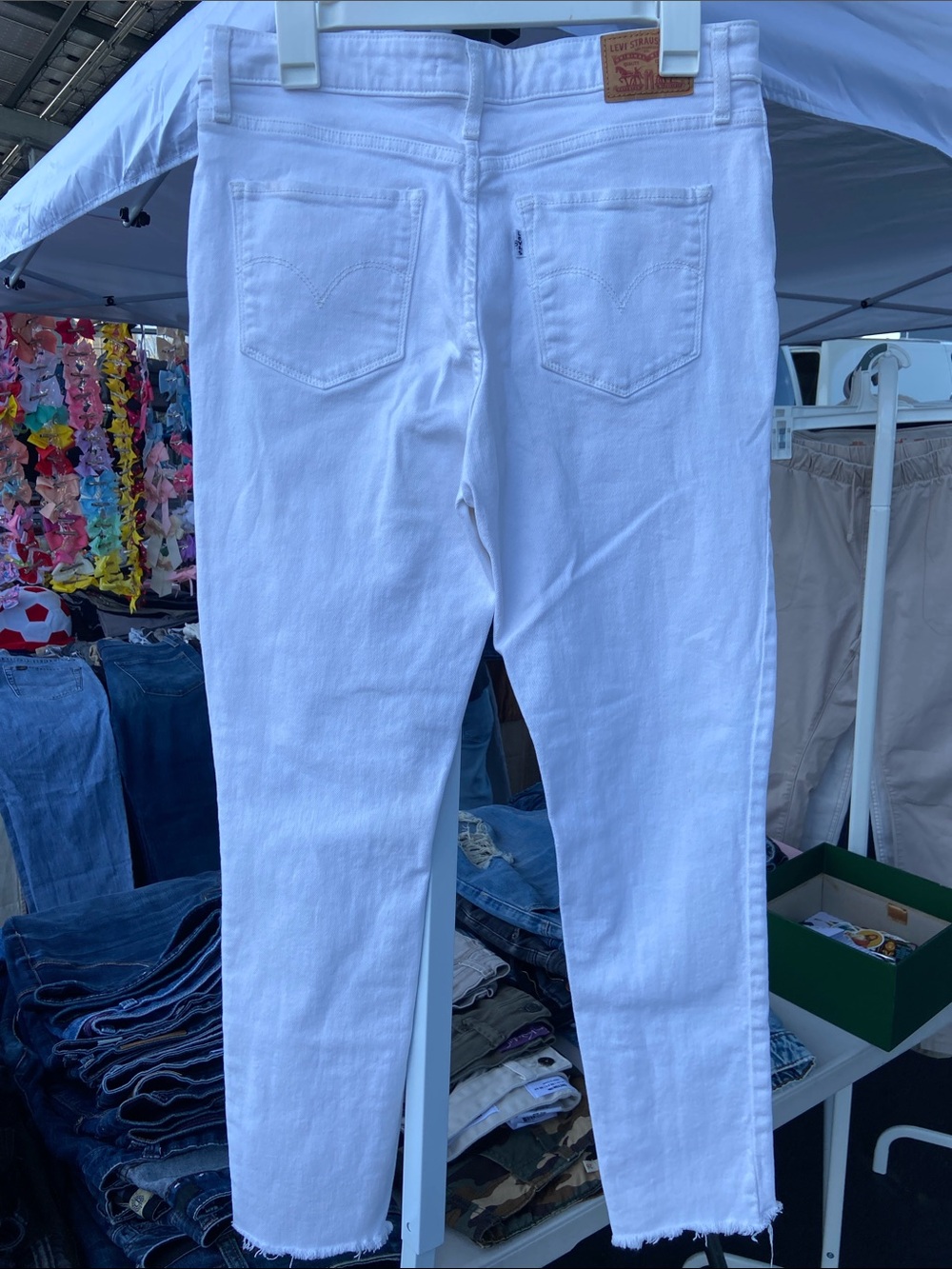 Levi Strauss White Women's Distressed uSkinny Jeans - Brand - Picture 2 of 6